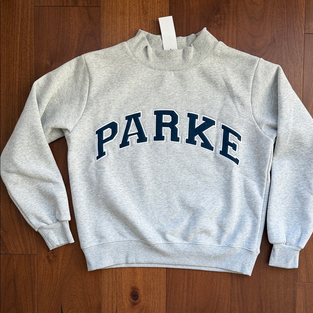 NEW PARKE 
Varsity Mockneck Sweatshirt 
Grey with Denim Maroon
Size S/M